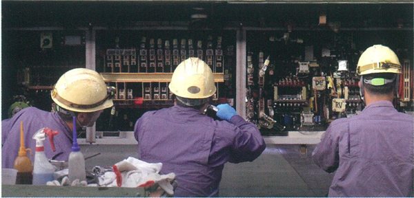 車両の点検風景